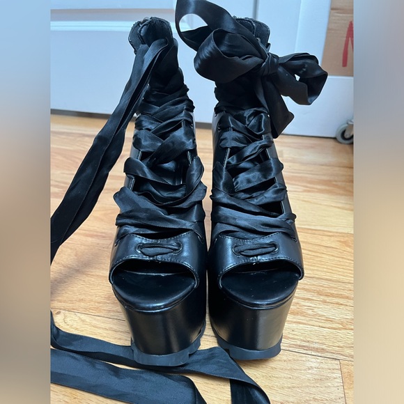 YRU x Dolls Kill Ballet Bae Platform Heels - Picture 3 of 6